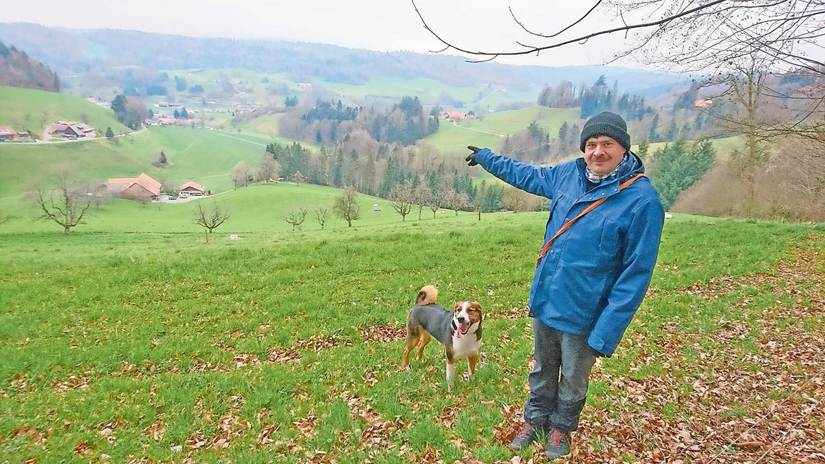 La_SEITE5_Nach_14_Jahren_1 In Zukunft wird Heinz Gerber, wie hier an einem Spaziergang Mitte März, die Aktivitäten in Bottenwil aus der Distanz beobachten | Der Landanzeiger