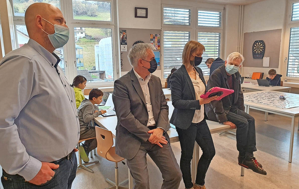 PM 22.02.2022_Schulbesuch Regierungsrat_3 Hoher Besuch in der Primarschule | Der Landanzeiger